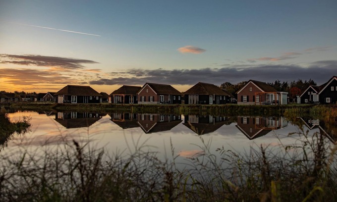 Municipality of Someren Villa | Thatched villa in a holiday park
