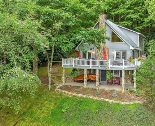 West Jefferson Ski Chalet | The 19Th Hole - New Rental 2025