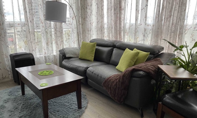 Thornhill Apartment | The 6th - Woody Park View
