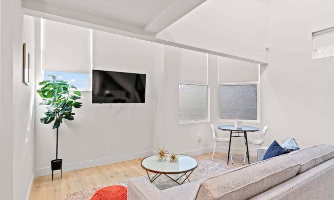 Pacific Heights Apartment | The Addison by Kasa | Premium Loft | San Francisco