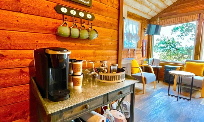 Dripping Springs Hotel | The Alexander at Creek Road