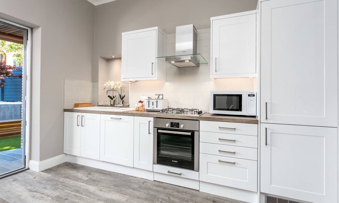 Prestwick Apartment | The Alexander - Donnini Deluxe