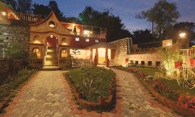 Naukuchiyatal Hotel | The Allure Villa Resort