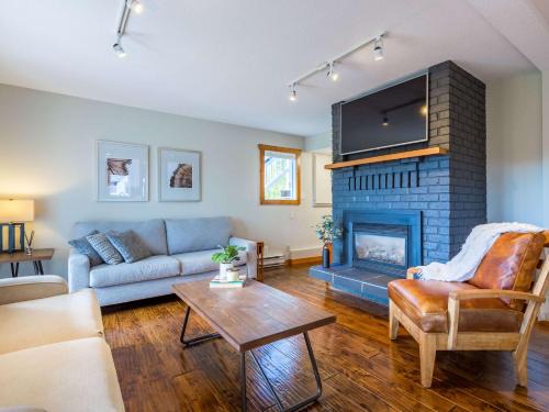 Silver Star Mountain House | The Alpine I No Service Fee's I Ski-in Ski-Out I