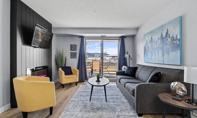 East Kootenay Condo | ⭐The Altitude Landing⭐| Pool | Hot Tub | Gym