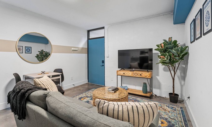 Virginia Highland Apartment | The Ambra, Rooftop Skyline View!