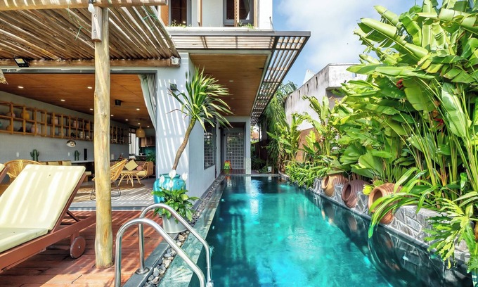 Cam Thanh Villa | The An Retreat 7BRs w/Pool & Rice Field