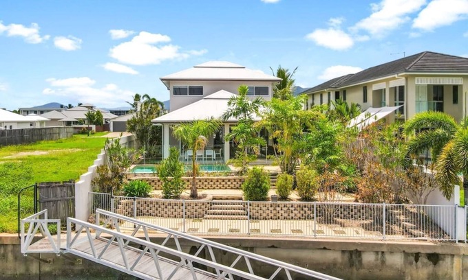 Trinity Park Villa | The Anchorage - Exclusive Waterfront Luxury | Private Pool | Marina Views