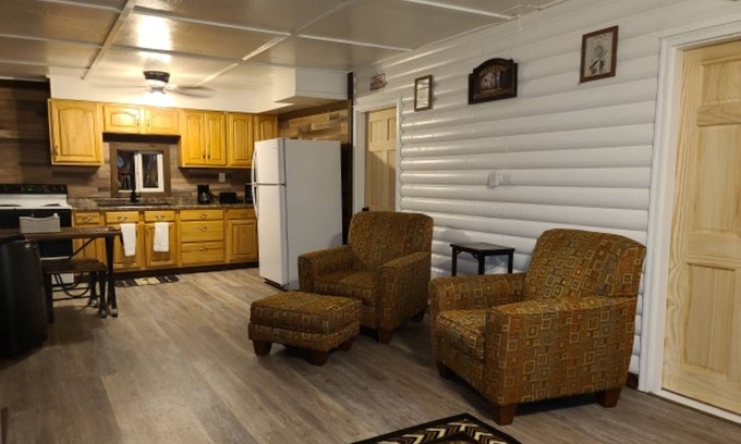 Hillsboro Cabin | The Angler