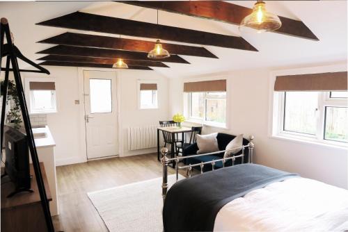 Southampton Apartment | The Annexe - private, self-contained with parking