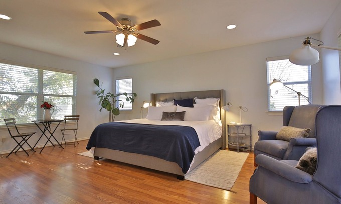 Sayles Blvd. Area Apartment | The Apartment Suite at Eleven09-A Fine Guest Experience