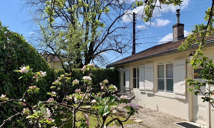 Besancon House | THE APPENDIX OF 8, CHARMING APARTMENT 4 ****