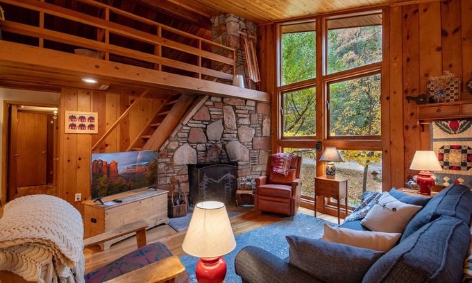 Sedona Cabin | The Apple Cabin in Sedona Scenic Oak Creek Canyon
