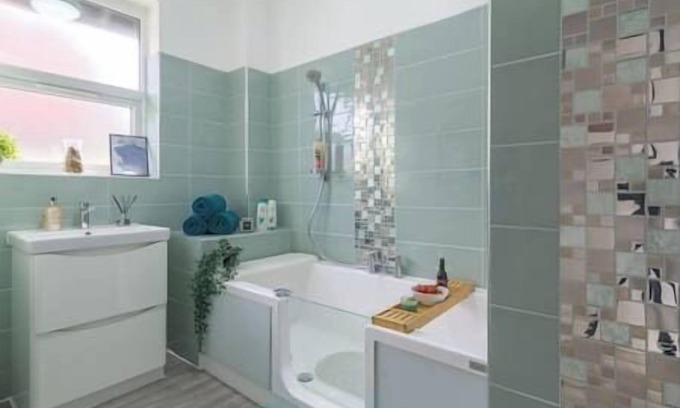 Harrow House | The Aqua Room