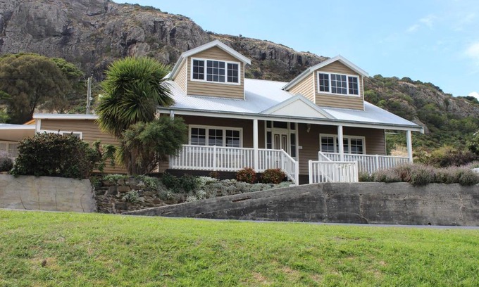 Stanley Bed & Breakfast | The Ark Stanley Luxury Bed and Breakfast