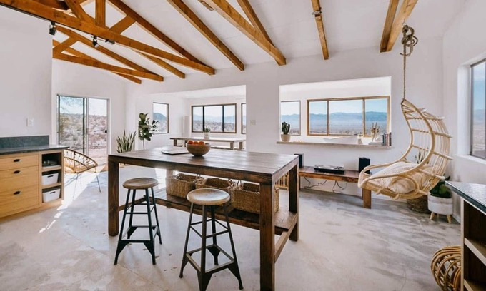Joshua Tree House | The Art House Joshua Tree/Spa/Cowboy Pool/AC
