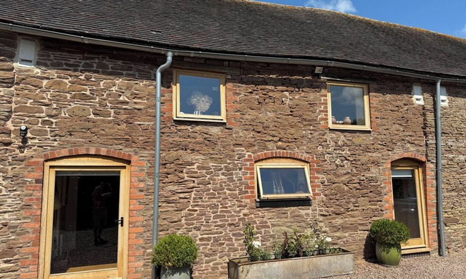 Leominster Cottage | THE ART HOUSE, romantic, luxury holiday cottage in Stoke Prior