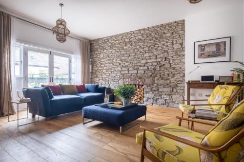 Kendal Apartment | The Artists Loft - Luxury Lake District Apartment with Private Parking