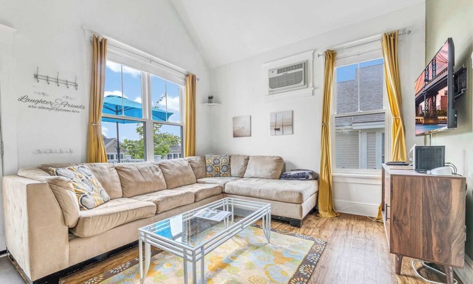 Cherry Valley House | The Aster - 109 Butternut