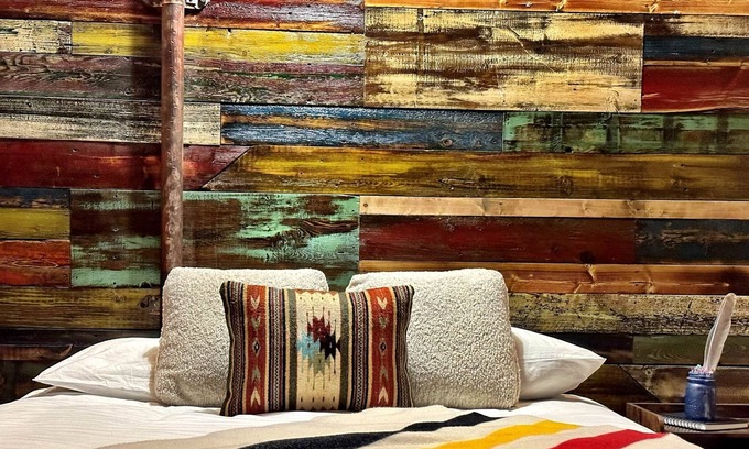 Boyd Apartment | The Astro with Silver Suite at Oniya Lodge