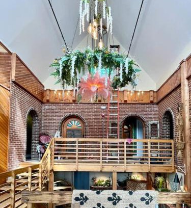 Perryville Hotel | The Atrium - A Boutique Hotel - Suite 17
