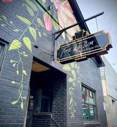 Perryville Hotel | The Atrium - A Boutique Hotel - Suite 16