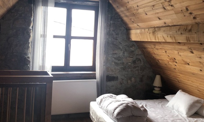 Erce House | The atypical barn in the heart of the Pyrenees