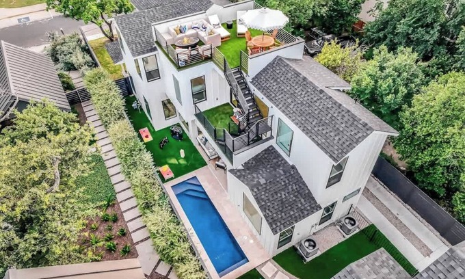 Clarksville House | The Austoria: Luxury Austin Skyline Estate