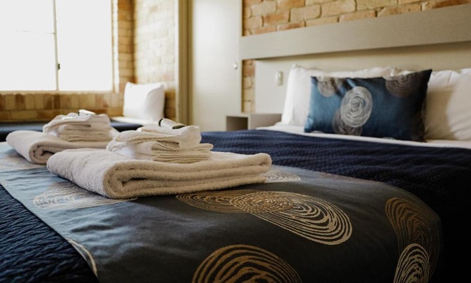 St. George Hotel | The Australian Hotel St George