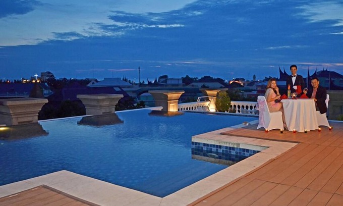 Padang Hotel | The Axana Hotel