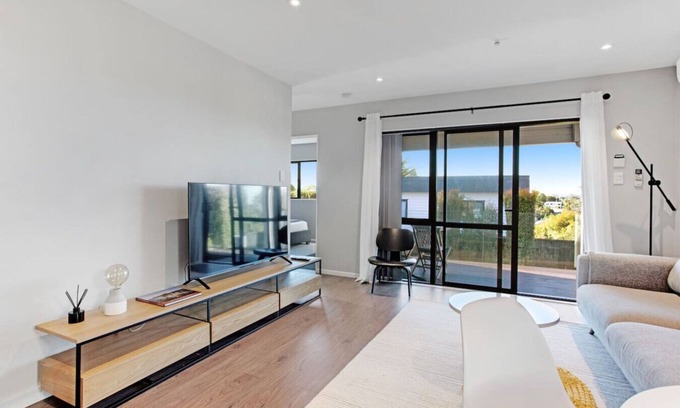 Hillcrest House | The Base Guest Suite with Wi-Fi and Deck