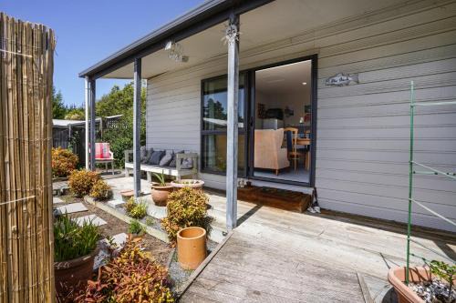 Waikuku Beach House | The Bach at Old Broadway - Waikuku Beach Retreat