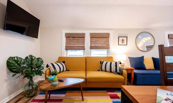 Lake Geneva Apartment | The Back Yard-Upper |Walk to Downtown LG |Balcony |Shared Yard for Games|Parking
