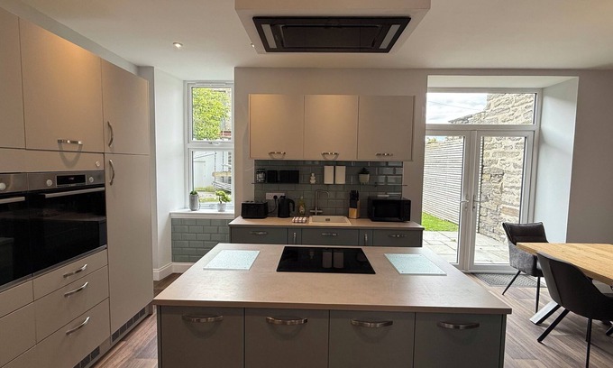 Wick House | The Bakehouse caters for work teams upto 5 & holiday makers upto 10