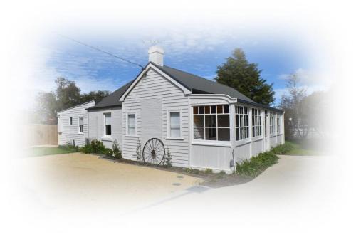 Richmond House | The Baker's Cottage in the Heart of Richmond Sleeps 6