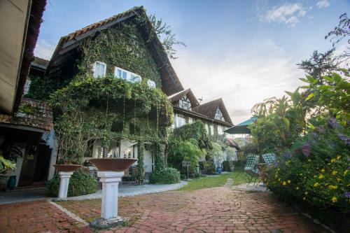 Tanah Rata Cabin | The Bala's Holiday Chalet