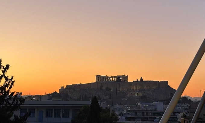 Kinosargous Apartment | The balcony overlooks the Acropolis close to attractions and supermarket