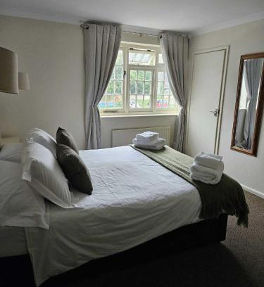 Barford St Martin Hotel | The Barford Inn