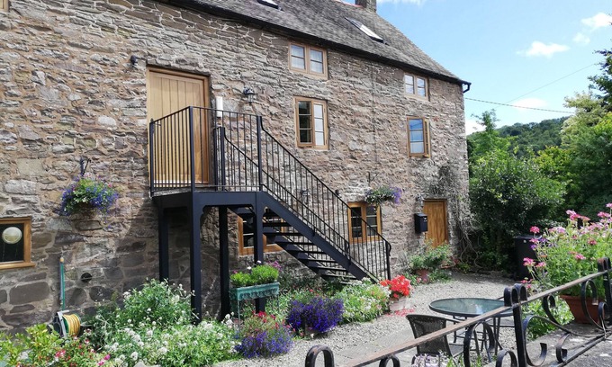 Strefford Cottage | The Barley Store