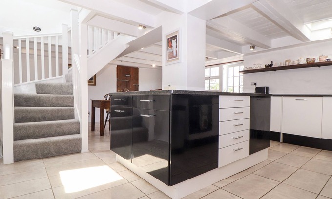 Coverack Cottage | The Barn at Trevothen Farm