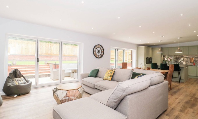 Lytchett Matravers Cottage | The Barn