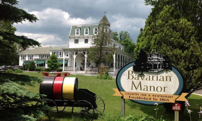 Purling Bed & Breakfast | The Bavarian Manor Hotel