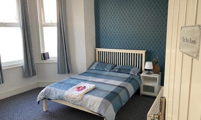 Plymouth House | The Bay En-suite Room