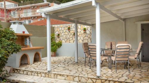 Agia Efimia House | The Bay Pearl