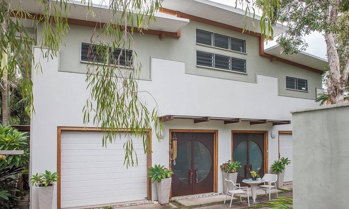 Emerald Beach House | The Beach Havens Luxe Beach House