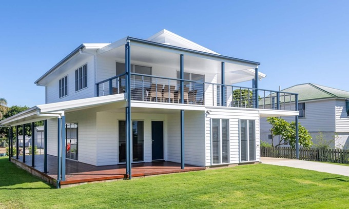 Bargara House | The Beach House - 16 Clarke Street