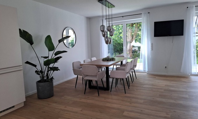 Lembruch House | The beach house, up to 8 people, with garden, 200 meters to the lake