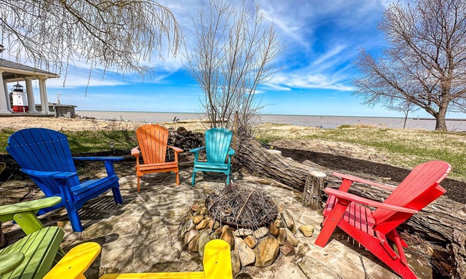 Vermilion House | The Beach House: Vermilion
