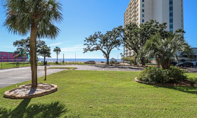 Biloxi Condo | The Beach Just Called. Asking For You! 2 Bedroom/2 Bath- Sleeps 6!