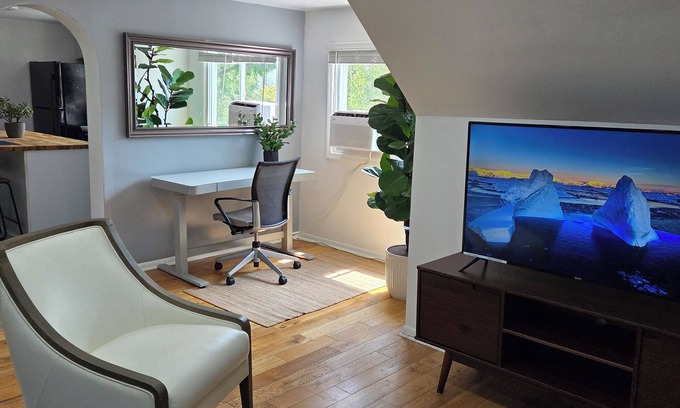 Whiting Apartment | The Beach Loft
